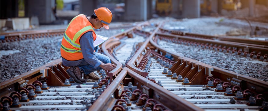 Asite_Blog_How_a_CDE_Helps_Keep_Complex_Infrastructure_Projects_on_Track_Rail_Tracks