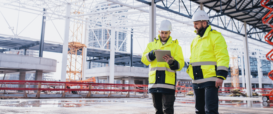 Asite_Blog_Manual_to_Configurable_What_is_the_Best_Way_to_Manage_Your_Construction_Project_jobsite_tablet