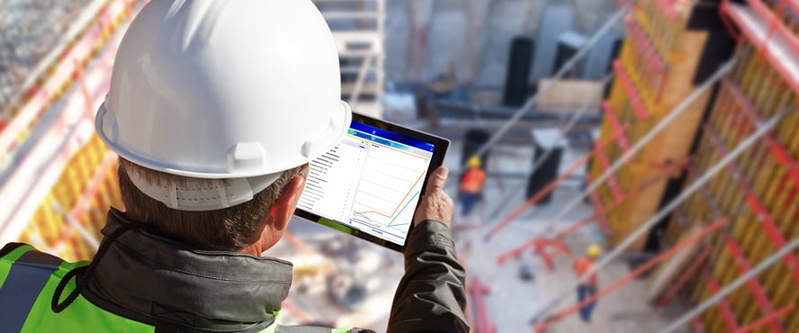 Smart_Devices_Dominate_2022_Construction_Trends_Jobsite_Tablet