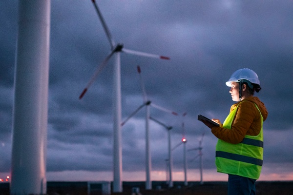 Asite_Blog_How_Data_Can_Help_Decarbonize_the_Built_Environment_WindFarm_Turbine.jpg